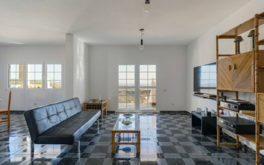 Freistehendes Chalet mit Pool und Meerblick in Montaña la Data