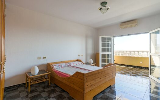 Freistehendes Chalet mit Pool und Meerblick in Montaña la Data