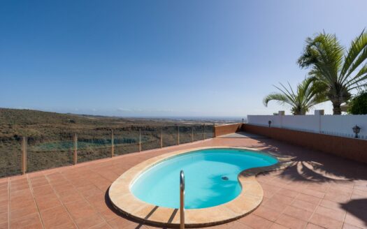 Freistehendes Chalet mit Pool und Meerblick in Montaña la Data