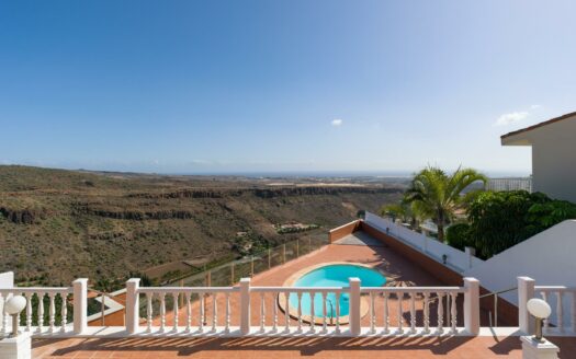Freistehendes Chalet mit Pool und Meerblick in Montaña la Data