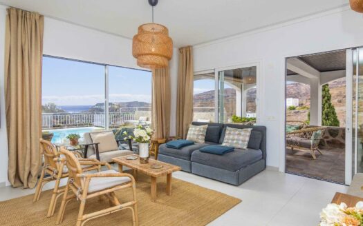 PRECIOSA VILLA REFORMADA EN TAURO CON PISCINA PRIVADA CLIMATIZADA, AMPLIA ZONA EXTERIOR Y FANTÁSTICAS VISTAS AL MAR. GARAJE.