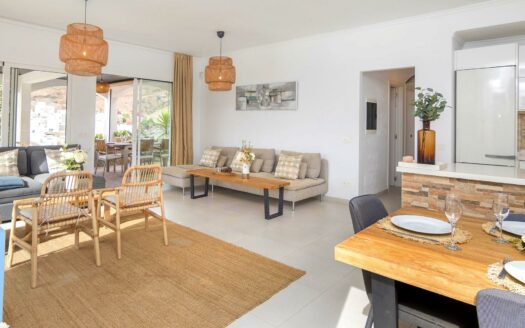 PRECIOSA VILLA REFORMADA EN TAURO CON PISCINA PRIVADA CLIMATIZADA, AMPLIA ZONA EXTERIOR Y FANTÁSTICAS VISTAS AL MAR. GARAJE.