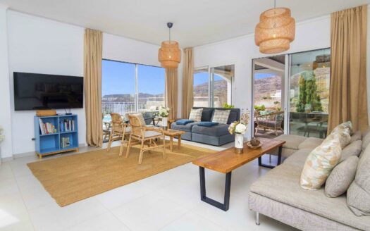 PRECIOSA VILLA REFORMADA EN TAURO CON PISCINA PRIVADA CLIMATIZADA, AMPLIA ZONA EXTERIOR Y FANTÁSTICAS VISTAS AL MAR. GARAJE.