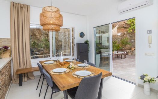 PRECIOSA VILLA REFORMADA EN TAURO CON PISCINA PRIVADA CLIMATIZADA, AMPLIA ZONA EXTERIOR Y FANTÁSTICAS VISTAS AL MAR. GARAJE.