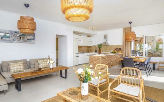 PRECIOSA VILLA REFORMADA EN TAURO CON PISCINA PRIVADA CLIMATIZADA, AMPLIA ZONA EXTERIOR Y FANTÁSTICAS VISTAS AL MAR. GARAJE.