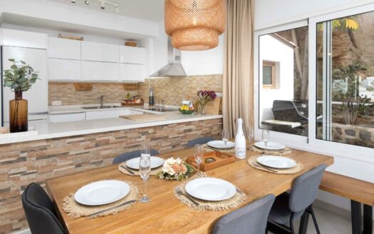 PRECIOSA VILLA REFORMADA EN TAURO CON PISCINA PRIVADA CLIMATIZADA, AMPLIA ZONA EXTERIOR Y FANTÁSTICAS VISTAS AL MAR. GARAJE.