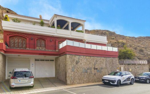 PRECIOSA VILLA REFORMADA EN TAURO CON PISCINA PRIVADA CLIMATIZADA, AMPLIA ZONA EXTERIOR Y FANTÁSTICAS VISTAS AL MAR. GARAJE.