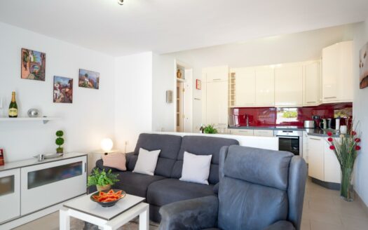 Exclusive bungalow near the golf course and with a roof terrace