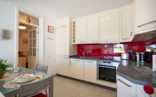 Exclusive bungalow near the golf course and with a roof terrace