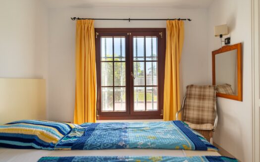 Exclusive bungalow near the golf course and with a roof terrace