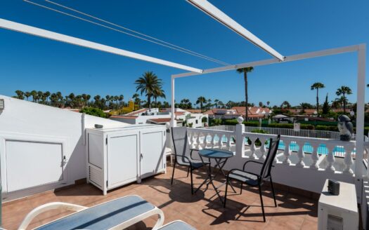 Exclusive bungalow near the golf course and with a roof terrace