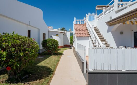 Exclusive bungalow near the golf course and with a roof terrace