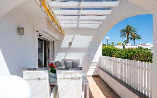 Exclusive bungalow near the golf course and with a roof terrace