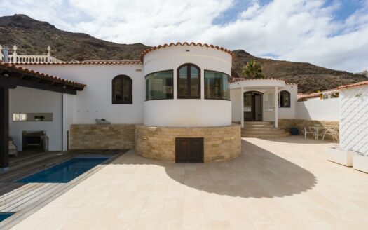 EXKLUSIVES FREISTEHENDES HAUS MIT BEHEIZTEM POOL IN TAURO, MOGÁN