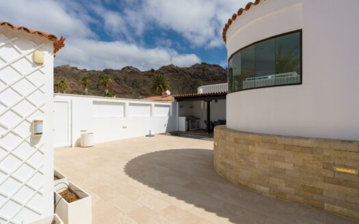 EXKLUSIVES FREISTEHENDES HAUS MIT BEHEIZTEM POOL IN TAURO, MOGÁN