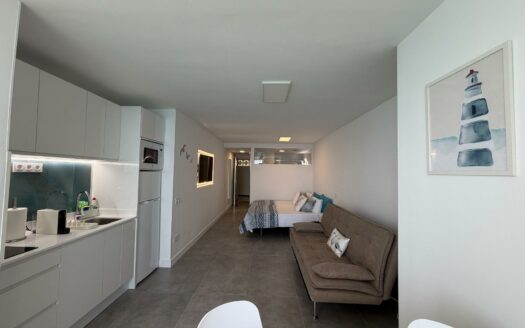 Renoviertes Studio mit Meerblick und direktem Strandzugang