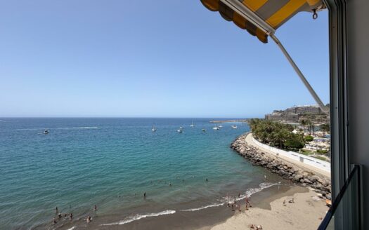 Renoviertes Studio mit Meerblick und direktem Strandzugang