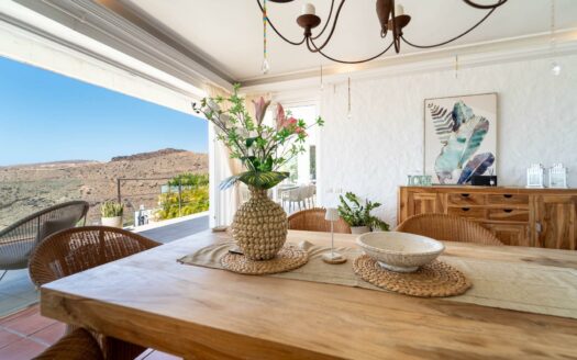 A home where the horizon seems infinite