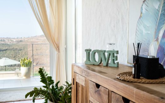 A home where the horizon seems infinite