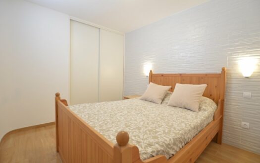 Se alquila apartamento con vistas y renovado en Playa del Águila.