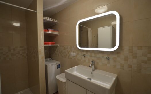 Se alquila apartamento con vistas y renovado en Playa del Águila.