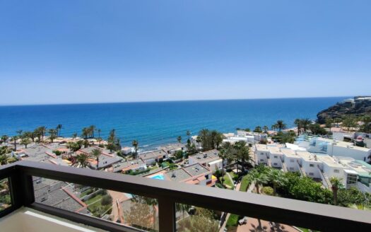 Se alquila apartamento con vistas y renovado en Playa del Águila.