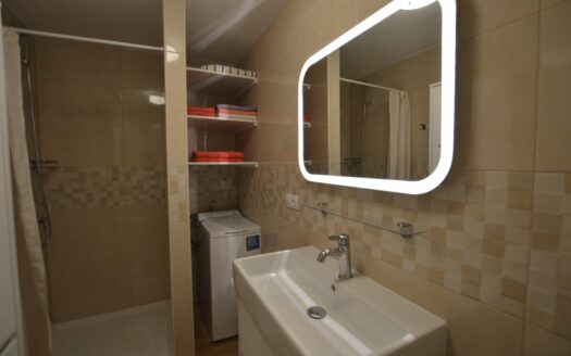Se alquila apartamento con vistas y renovado en Playa del Águila.