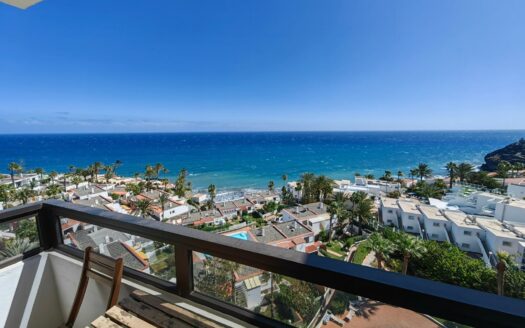 Se alquila apartamento con vistas y renovado en Playa del Águila.