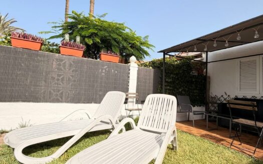 Bungalow renovado con jardín – Alquiler de temporada en Playa del Inglés