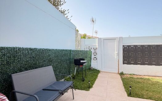 Bungalow renovado con jardín – Alquiler de temporada en Playa del Inglés