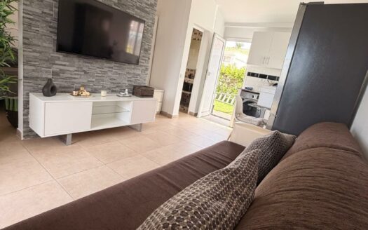 Bungalow renovado con jardín – Alquiler de temporada en Playa del Inglés