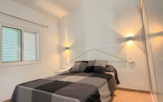 Bungalow renovado con jardín – Alquiler de temporada en Playa del Inglés