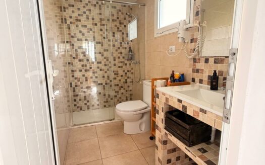 Bungalow renovado con jardín – Alquiler de temporada en Playa del Inglés