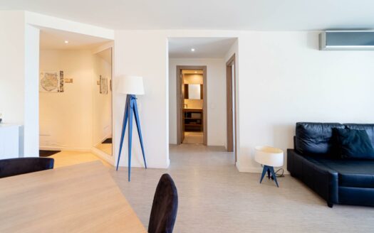 Exclusive 2-bedroom apartment with spacious balcony in Playa del Cura
