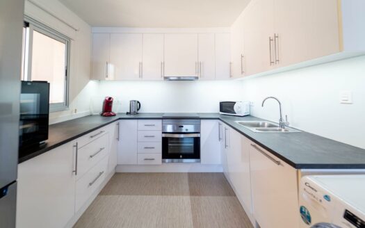 Exclusive 2-bedroom apartment with spacious balcony in Playa del Cura