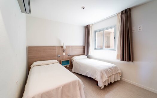 Exclusive 2-bedroom apartment with spacious balcony in Playa del Cura