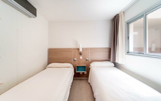 Exclusive 2-bedroom apartment with spacious balcony in Playa del Cura
