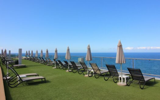 Exclusive 2-bedroom apartment with spacious balcony in Playa del Cura