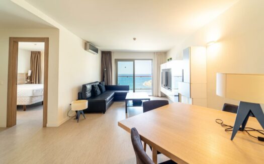 Exclusive 2-bedroom apartment with spacious balcony in Playa del Cura