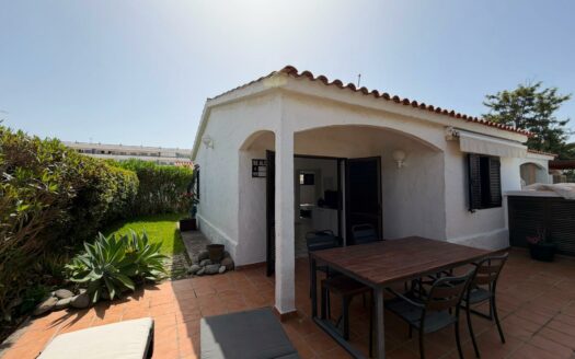 Bungalow mit 2 Terrassen und Gemeinschaftspool für den Winter