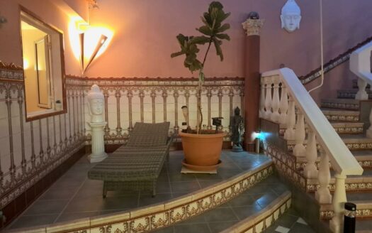 Amplia casa independiente en San Fernando con azotea, patio y apartamento de invitados
