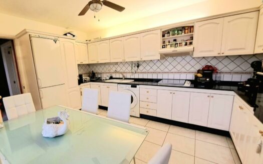 Amplia casa independiente en San Fernando con azotea, patio y apartamento de invitados