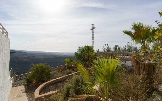Chalet con vistas al mar y gran potencial de reforma en Montaña la Data