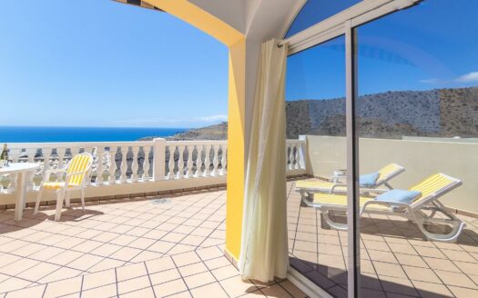 Exklusives Apartment mit großzügiger Terrasse und Meerblick in Loma Verde