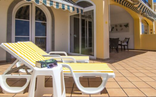 Exklusives Apartment mit großzügiger Terrasse und Meerblick in Loma Verde