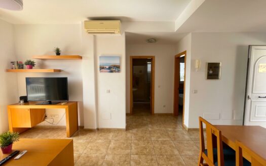 Exklusives Apartment mit Terrasse, Meerblick und beheiztem Pool in Loma 2