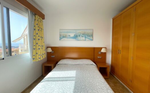Exklusives Apartment mit Terrasse, Meerblick und beheiztem Pool in Loma 2