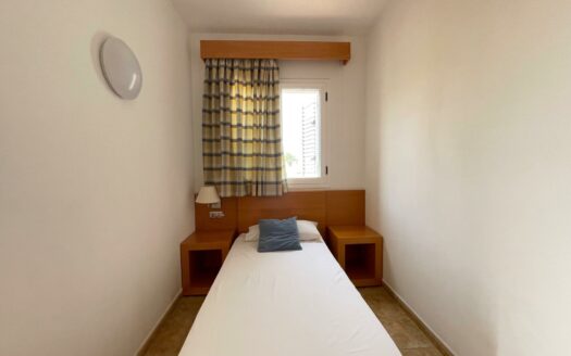 Exklusives Apartment mit Terrasse, Meerblick und beheiztem Pool in Loma 2