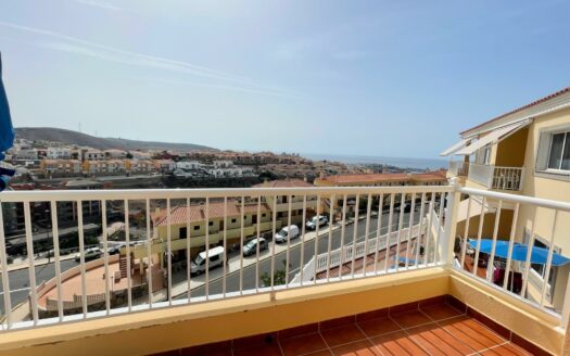 Exklusives Apartment mit Terrasse, Meerblick und beheiztem Pool in Loma 2