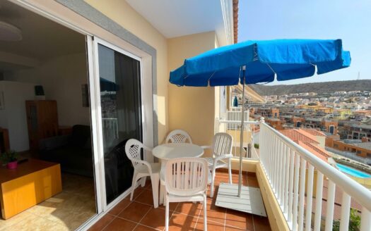 Exklusives Apartment mit Terrasse, Meerblick und beheiztem Pool in Loma 2